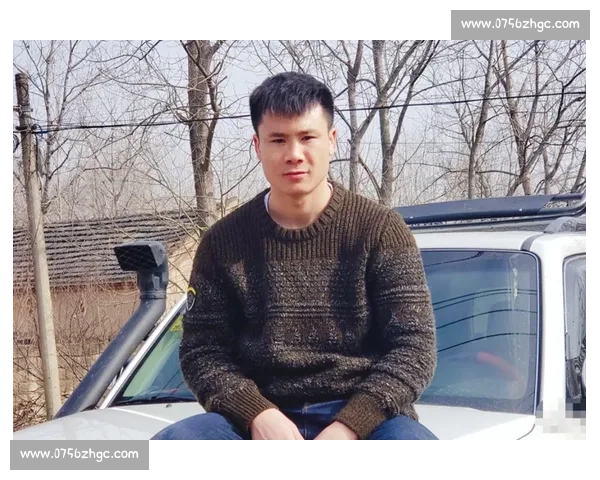 杨茁对决邱建良巅峰之战中国自由搏击新王之争擂台风云再起引爆格斗夜